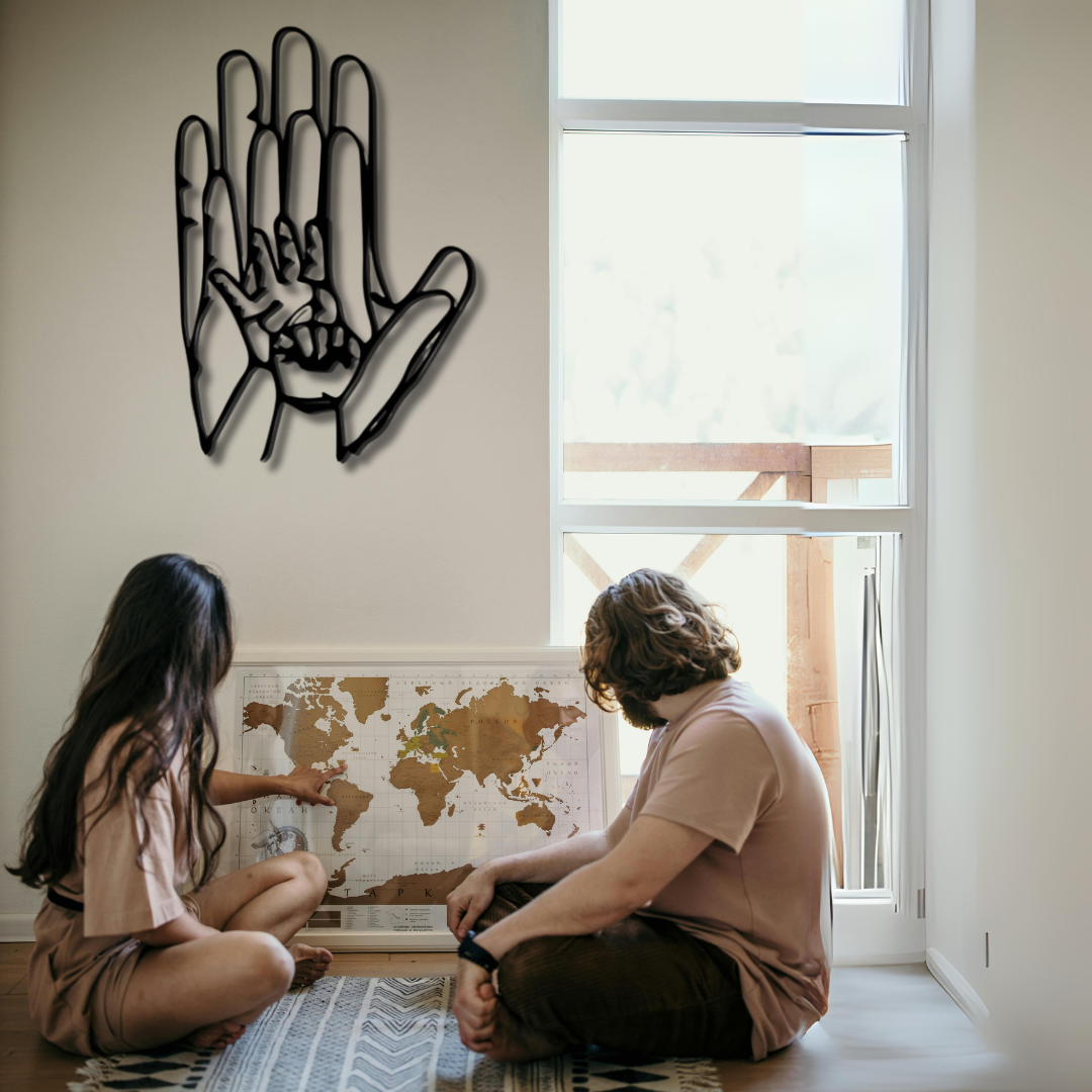 تصميم يد العائلة