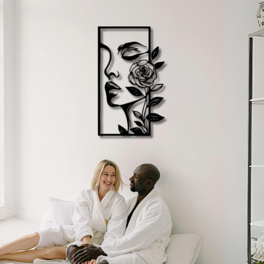 وجه المرأة والوردة